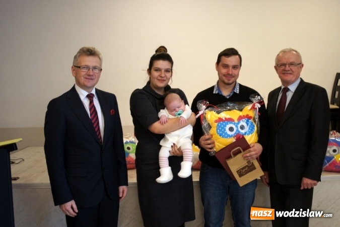 Zdjęcie w galerii na portalu naszwodzislaw.com: Sówki rozdane! Spotkanie z najmłodszymi mieszkańcami Gminy Mszana  wiadomości z regionu