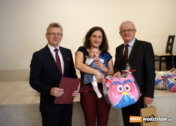 Zdjęcie w galerii na portalu naszwodzislaw.com: Sówki rozdane! Spotkanie z najmłodszymi mieszkańcami Gminy Mszana  wiadomości z regionu