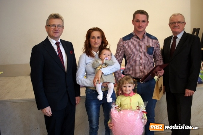 Zdjęcie w galerii na portalu naszwodzislaw.com: Sówki rozdane! Spotkanie z najmłodszymi mieszkańcami Gminy Mszana  wiadomości z regionu