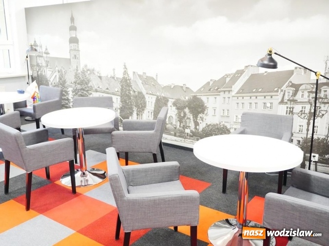 Zdjęcie w galerii na portalu naszwodzislaw.com: Biblioteka zaprasza do odnowionej Czytelni. Dziś odbyło się oficjalne otwarcie wiadomości z regionu