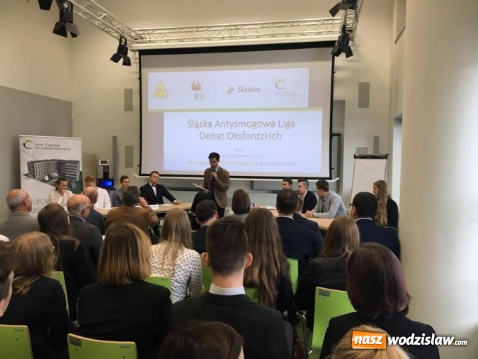 Zdjęcie w galerii na portalu naszwodzislaw.com: W dyskusji o smogu nie ma na nich mocnych wiadomości z regionu