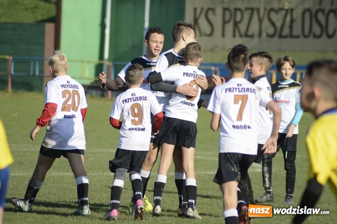 Zdjęcie w galerii na portalu naszwodzislaw.com: Pewne zwycięstwo trampkarzy Rogowa w starciu z Lubomią wiadomości z regionu
