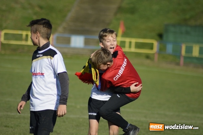 Zdjęcie w galerii na portalu naszwodzislaw.com: Pewne zwycięstwo trampkarzy Rogowa w starciu z Lubomią wiadomości z regionu
