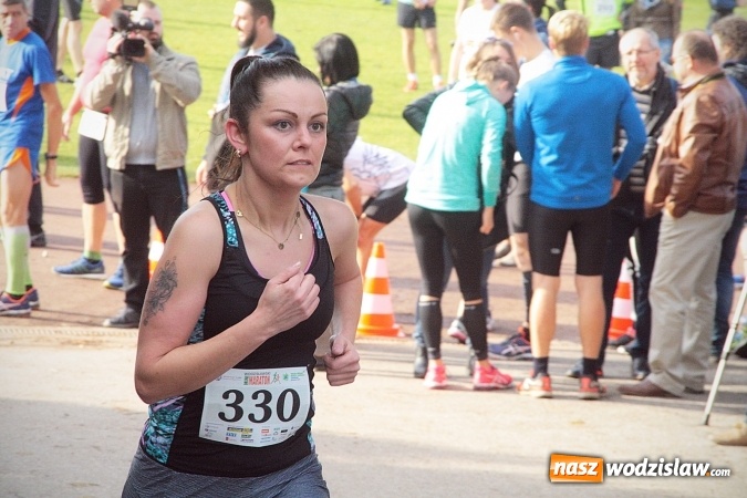 Zdjęcie w galerii na portalu naszwodzislaw.com: Około 300 zawodników na starcie Wodzisławskiego Półmaratonu. ZDJĘCIA  wiadomości z regionu