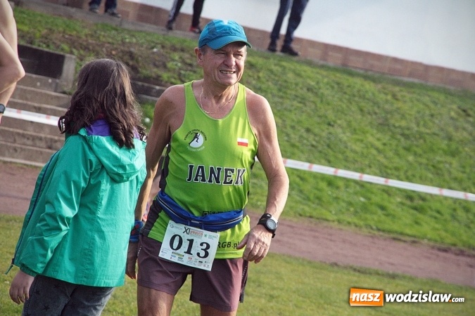 Zdjęcie w galerii na portalu naszwodzislaw.com: Około 300 zawodników na starcie Wodzisławskiego Półmaratonu. ZDJĘCIA  wiadomości z regionu
