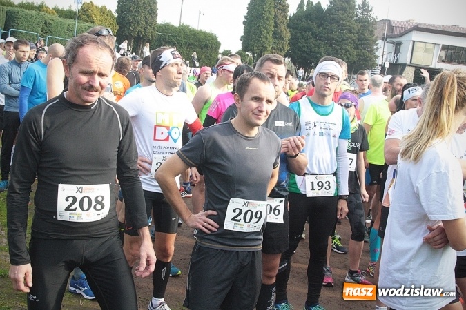 Zdjęcie w galerii na portalu naszwodzislaw.com: Około 300 zawodników na starcie Wodzisławskiego Półmaratonu. ZDJĘCIA  wiadomości z regionu