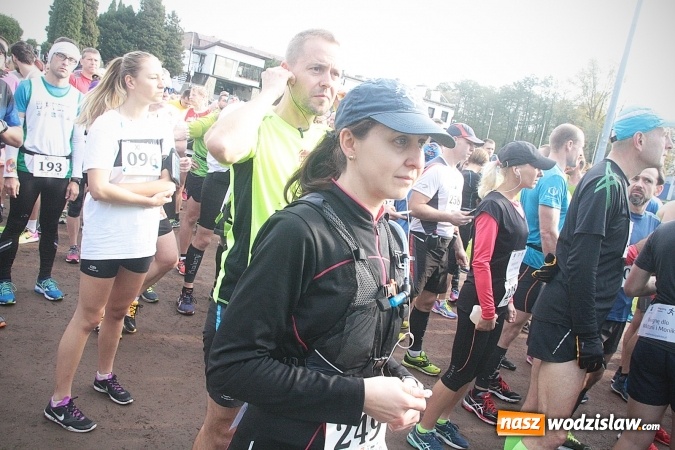 Zdjęcie w galerii na portalu naszwodzislaw.com: Około 300 zawodników na starcie Wodzisławskiego Półmaratonu. ZDJĘCIA  wiadomości z regionu