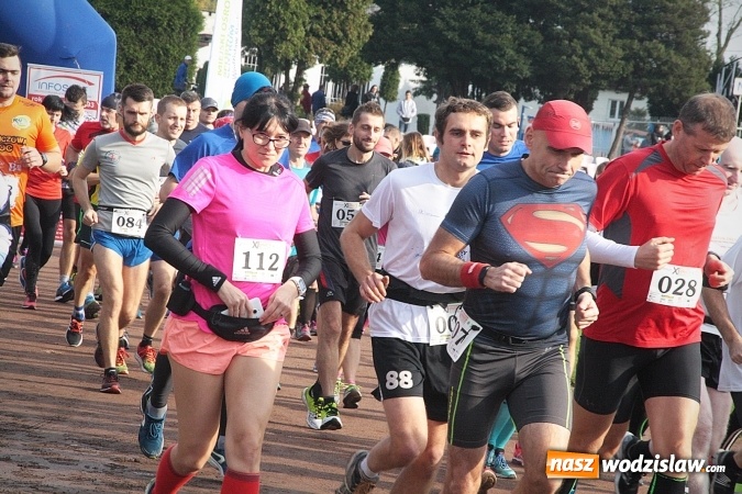 Zdjęcie w galerii na portalu naszwodzislaw.com: Około 300 zawodników na starcie Wodzisławskiego Półmaratonu. ZDJĘCIA  wiadomości z regionu