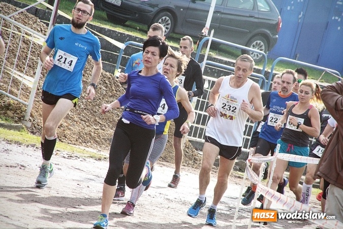 Zdjęcie w galerii na portalu naszwodzislaw.com: Około 300 zawodników na starcie Wodzisławskiego Półmaratonu. ZDJĘCIA  wiadomości z regionu