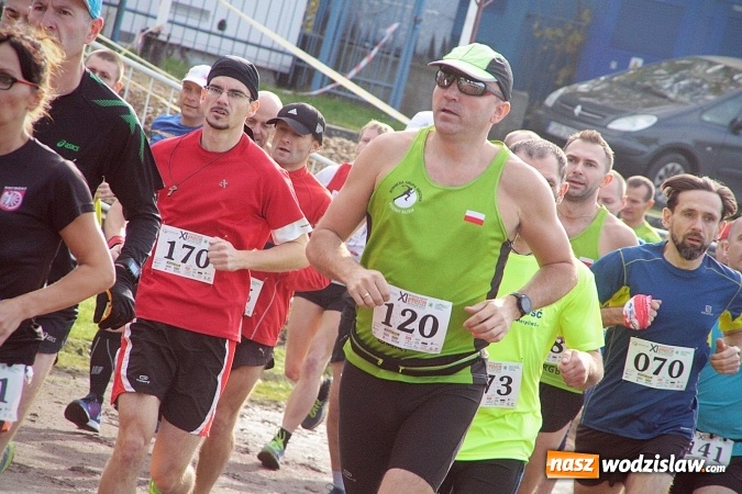 Zdjęcie w galerii na portalu naszwodzislaw.com: Około 300 zawodników na starcie Wodzisławskiego Półmaratonu. ZDJĘCIA  wiadomości z regionu