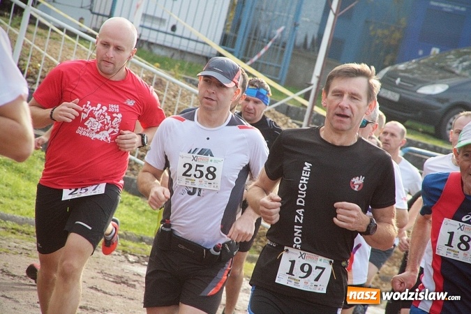 Zdjęcie w galerii na portalu naszwodzislaw.com: Około 300 zawodników na starcie Wodzisławskiego Półmaratonu. ZDJĘCIA  wiadomości z regionu