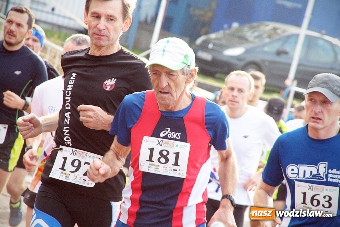 Zdjęcie w galerii na portalu naszwodzislaw.com: Około 300 zawodników na starcie Wodzisławskiego Półmaratonu. ZDJĘCIA  wiadomości z regionu