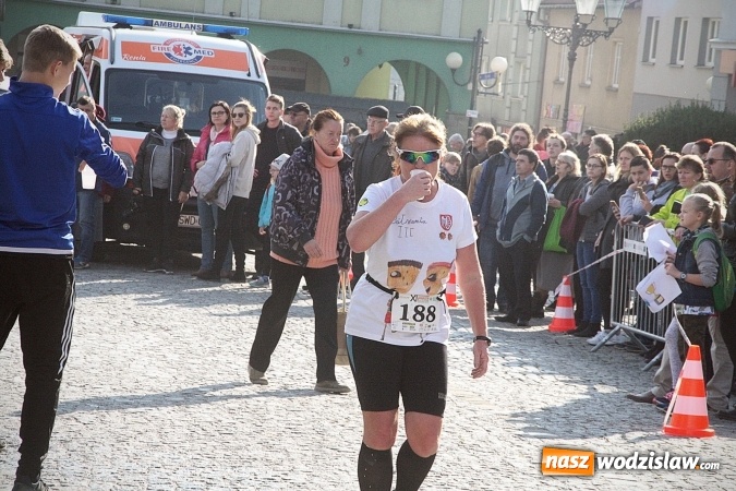 Zdjęcie w galerii na portalu naszwodzislaw.com: Około 300 zawodników na starcie Wodzisławskiego Półmaratonu. ZDJĘCIA  wiadomości z regionu