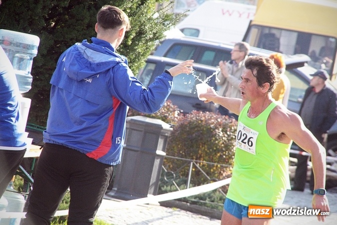 Zdjęcie w galerii na portalu naszwodzislaw.com: Około 300 zawodników na starcie Wodzisławskiego Półmaratonu. ZDJĘCIA  wiadomości z regionu