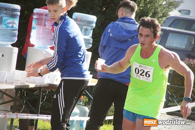 Zdjęcie w galerii na portalu naszwodzislaw.com: Około 300 zawodników na starcie Wodzisławskiego Półmaratonu. ZDJĘCIA  wiadomości z regionu