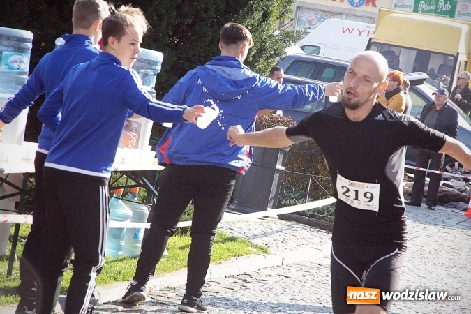 Zdjęcie w galerii na portalu naszwodzislaw.com: Około 300 zawodników na starcie Wodzisławskiego Półmaratonu. ZDJĘCIA  wiadomości z regionu