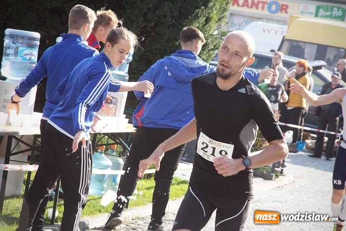 Zdjęcie w galerii na portalu naszwodzislaw.com: Około 300 zawodników na starcie Wodzisławskiego Półmaratonu. ZDJĘCIA  wiadomości z regionu