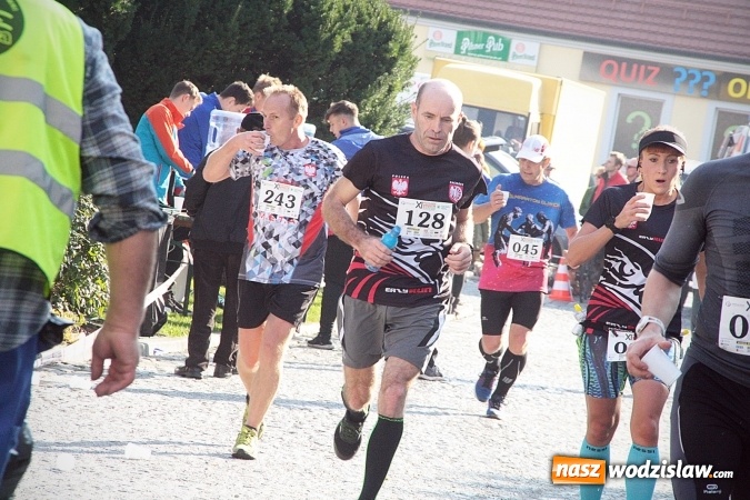 Zdjęcie w galerii na portalu naszwodzislaw.com: Około 300 zawodników na starcie Wodzisławskiego Półmaratonu. ZDJĘCIA  wiadomości z regionu