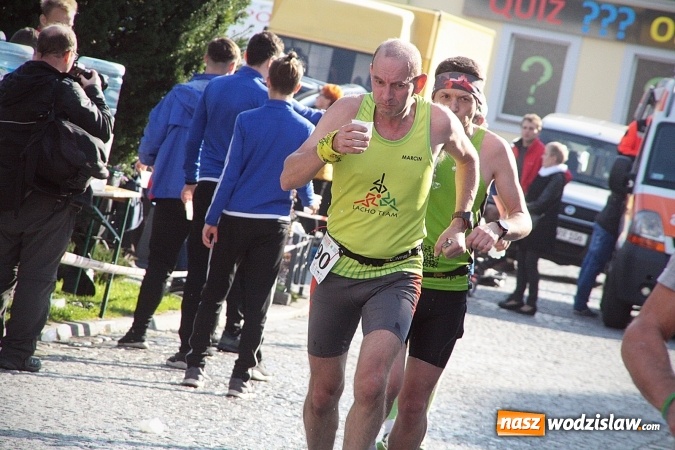 Zdjęcie w galerii na portalu naszwodzislaw.com: Około 300 zawodników na starcie Wodzisławskiego Półmaratonu. ZDJĘCIA  wiadomości z regionu