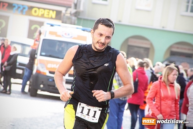 Zdjęcie w galerii na portalu naszwodzislaw.com: Około 300 zawodników na starcie Wodzisławskiego Półmaratonu. ZDJĘCIA  wiadomości z regionu