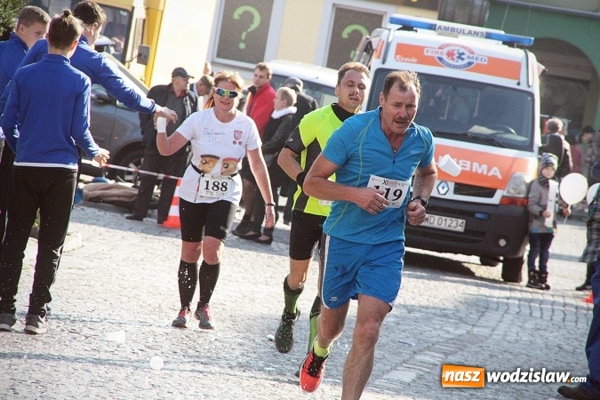Zdjęcie w galerii na portalu naszwodzislaw.com: Około 300 zawodników na starcie Wodzisławskiego Półmaratonu. ZDJĘCIA  wiadomości z regionu