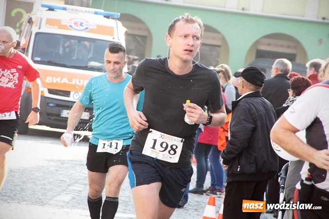 Zdjęcie w galerii na portalu naszwodzislaw.com: Około 300 zawodników na starcie Wodzisławskiego Półmaratonu. ZDJĘCIA  wiadomości z regionu