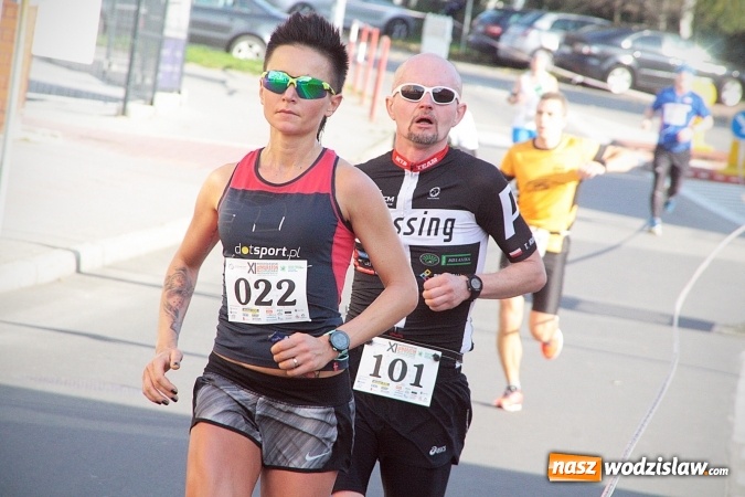 Zdjęcie w galerii na portalu naszwodzislaw.com: Około 300 zawodników na starcie Wodzisławskiego Półmaratonu. ZDJĘCIA  wiadomości z regionu