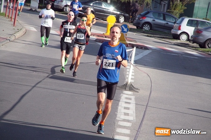 Zdjęcie w galerii na portalu naszwodzislaw.com: Około 300 zawodników na starcie Wodzisławskiego Półmaratonu. ZDJĘCIA  wiadomości z regionu