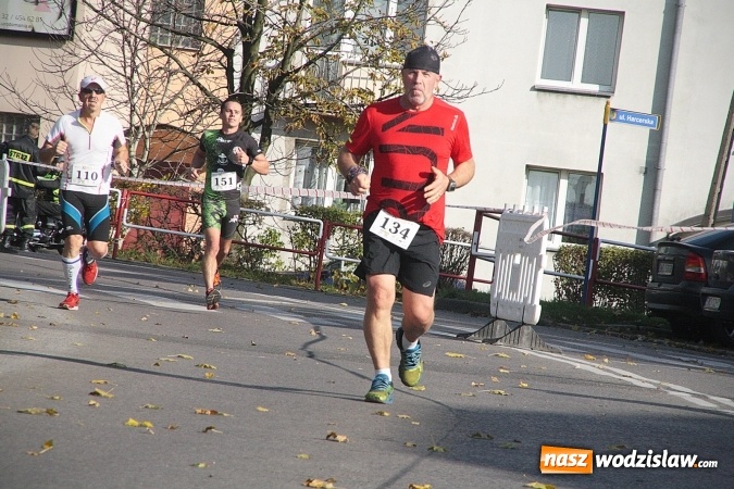 Zdjęcie w galerii na portalu naszwodzislaw.com: Około 300 zawodników na starcie Wodzisławskiego Półmaratonu. ZDJĘCIA  wiadomości z regionu