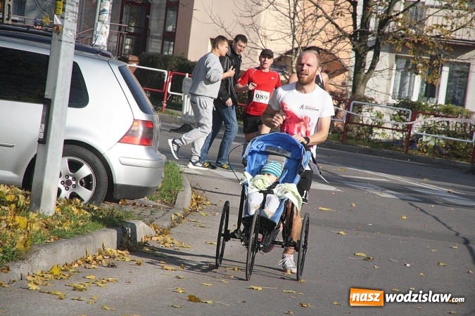 Zdjęcie w galerii na portalu naszwodzislaw.com: Około 300 zawodników na starcie Wodzisławskiego Półmaratonu. ZDJĘCIA  wiadomości z regionu