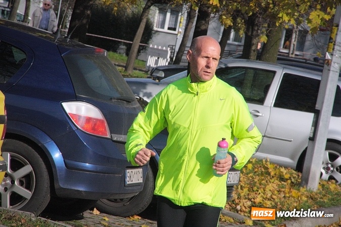 Zdjęcie w galerii na portalu naszwodzislaw.com: Około 300 zawodników na starcie Wodzisławskiego Półmaratonu. ZDJĘCIA  wiadomości z regionu