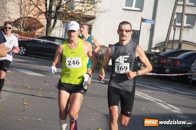 Zdjęcie w galerii na portalu naszwodzislaw.com: Około 300 zawodników na starcie Wodzisławskiego Półmaratonu. ZDJĘCIA  wiadomości z regionu