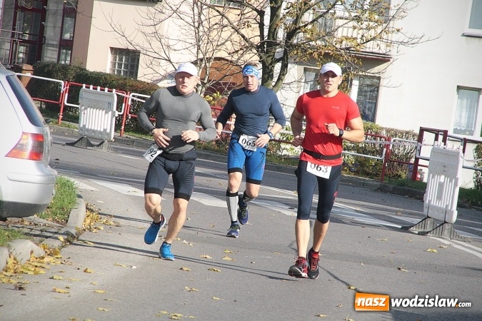 Zdjęcie w galerii na portalu naszwodzislaw.com: Około 300 zawodników na starcie Wodzisławskiego Półmaratonu. ZDJĘCIA  wiadomości z regionu