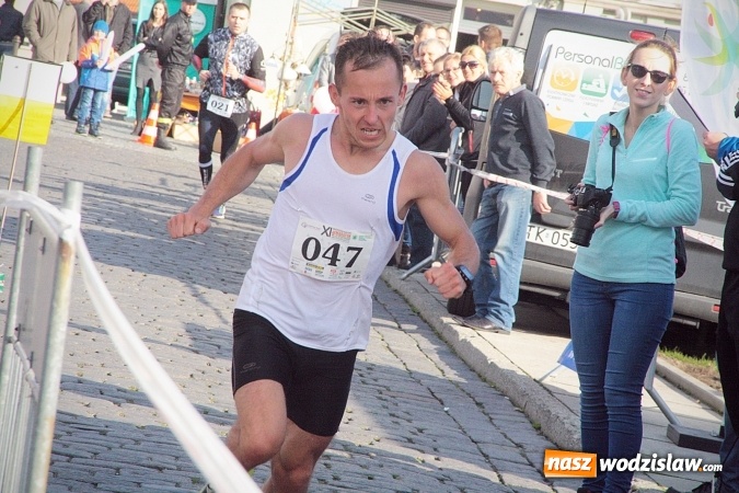 Zdjęcie w galerii na portalu naszwodzislaw.com: Około 300 zawodników na starcie Wodzisławskiego Półmaratonu. ZDJĘCIA  wiadomości z regionu