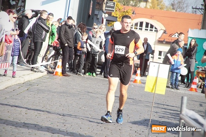 Zdjęcie w galerii na portalu naszwodzislaw.com: Około 300 zawodników na starcie Wodzisławskiego Półmaratonu. ZDJĘCIA  wiadomości z regionu