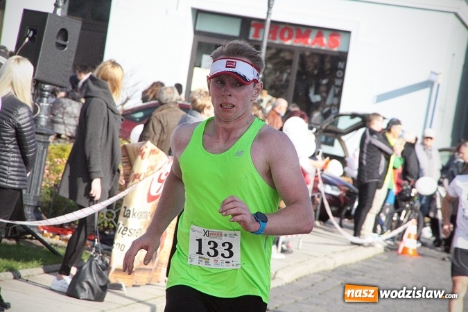 Zdjęcie w galerii na portalu naszwodzislaw.com: Około 300 zawodników na starcie Wodzisławskiego Półmaratonu. ZDJĘCIA  wiadomości z regionu