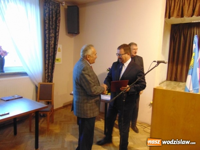 Zdjęcie w galerii na portalu naszwodzislaw.com: Godów: Uroczysta sesja z okazji Dnia Edukacji Narodowej wiadomości z regionu