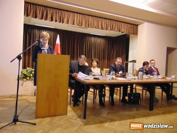 Zdjęcie w galerii na portalu naszwodzislaw.com: Godów: Uroczysta sesja z okazji Dnia Edukacji Narodowej wiadomości z regionu