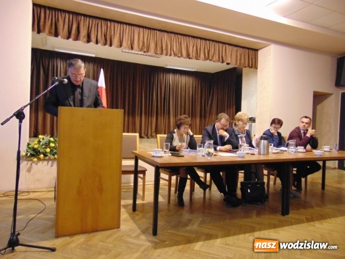 Zdjęcie w galerii na portalu naszwodzislaw.com: Godów: Uroczysta sesja z okazji Dnia Edukacji Narodowej wiadomości z regionu