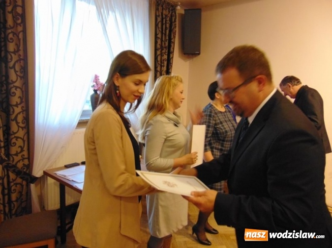 Zdjęcie w galerii na portalu naszwodzislaw.com: Godów: Uroczysta sesja z okazji Dnia Edukacji Narodowej wiadomości z regionu