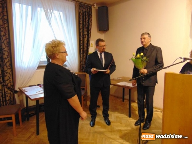 Zdjęcie w galerii na portalu naszwodzislaw.com: Godów: Uroczysta sesja z okazji Dnia Edukacji Narodowej wiadomości z regionu