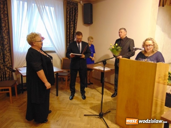Zdjęcie w galerii na portalu naszwodzislaw.com: Godów: Uroczysta sesja z okazji Dnia Edukacji Narodowej wiadomości z regionu