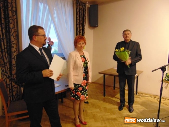 Zdjęcie w galerii na portalu naszwodzislaw.com: Godów: Uroczysta sesja z okazji Dnia Edukacji Narodowej wiadomości z regionu