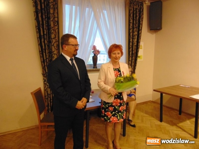 Zdjęcie w galerii na portalu naszwodzislaw.com: Godów: Uroczysta sesja z okazji Dnia Edukacji Narodowej wiadomości z regionu