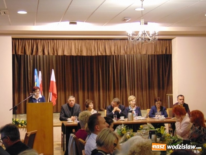 Zdjęcie w galerii na portalu naszwodzislaw.com: Godów: Uroczysta sesja z okazji Dnia Edukacji Narodowej wiadomości z regionu