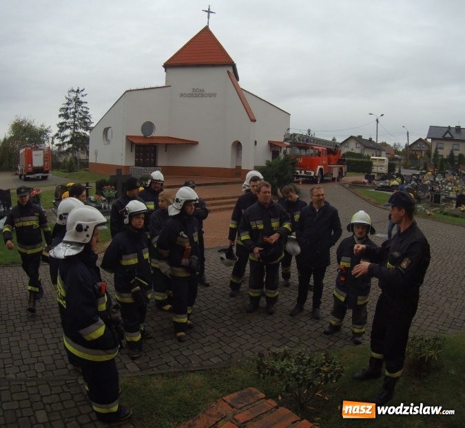Zdjęcie w galerii na portalu naszwodzislaw.com: Ćwiczenia bojowe w kościele. Strażacy sprawdzali swoje umiejętności w Lubomi. FOTO i WIDEO wiadomości z regionu