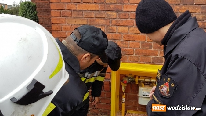 Zdjęcie w galerii na portalu naszwodzislaw.com: Ćwiczenia bojowe w kościele. Strażacy sprawdzali swoje umiejętności w Lubomi. FOTO i WIDEO wiadomości z regionu