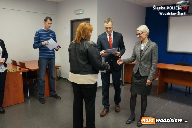 Zdjęcie w galerii na portalu naszwodzislaw.com: Święto korpusu służby cywilnej w wodzisławskiej komendzie wiadomości z regionu