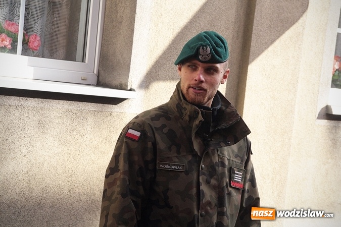 Zdjęcie w galerii na portalu naszwodzislaw.com: Narodowe Święto Niepodległości. Uroczystości w Wodzisławiu. FOTORELACJA  wiadomości z regionu