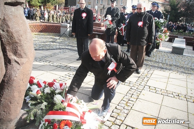 Zdjęcie w galerii na portalu naszwodzislaw.com: Narodowe Święto Niepodległości. Uroczystości w Wodzisławiu. FOTORELACJA  wiadomości z regionu